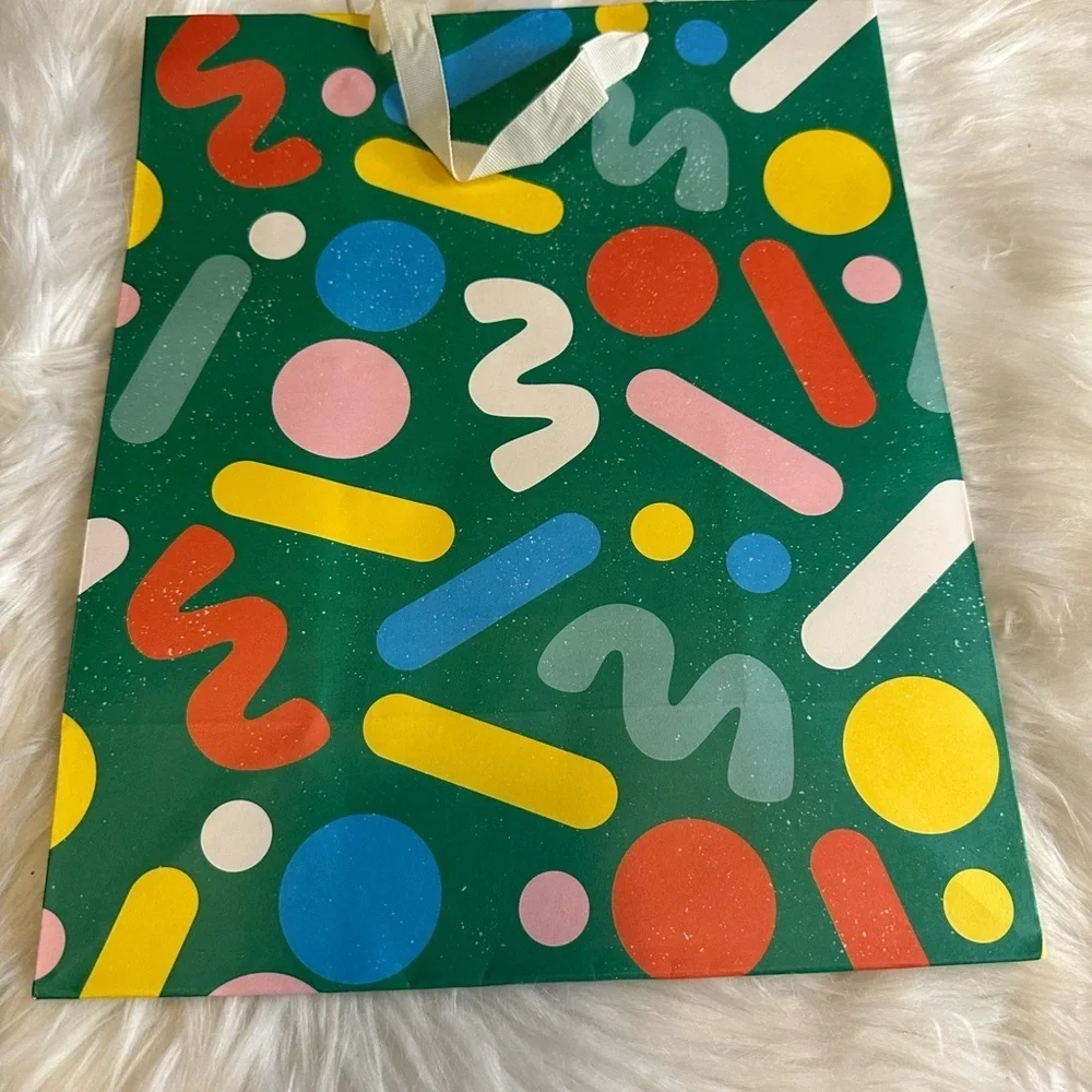 🩵5/$8 Colorful Geometric Party Gift Bag